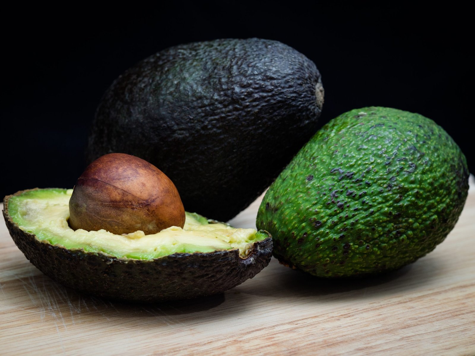 Fresh avocados for import and food service supply