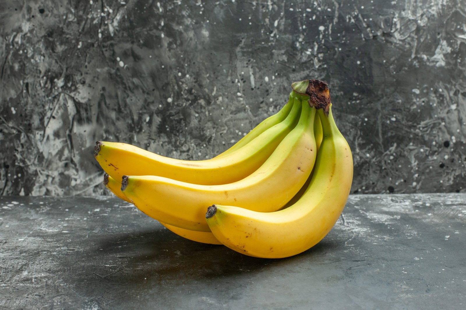 Fresh Cavendish bananas for export quality supply