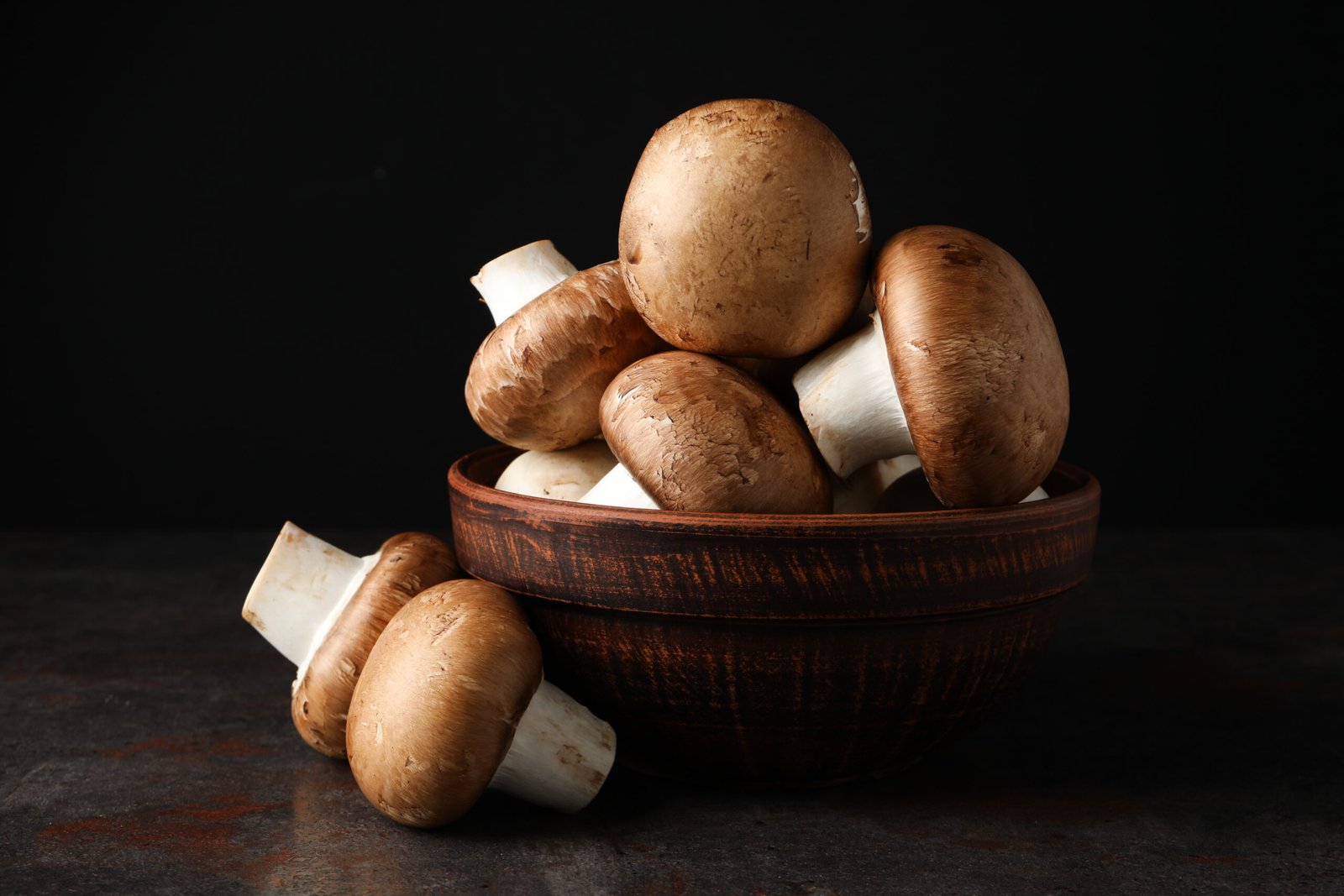 Canned mushrooms for cooking and food service supply