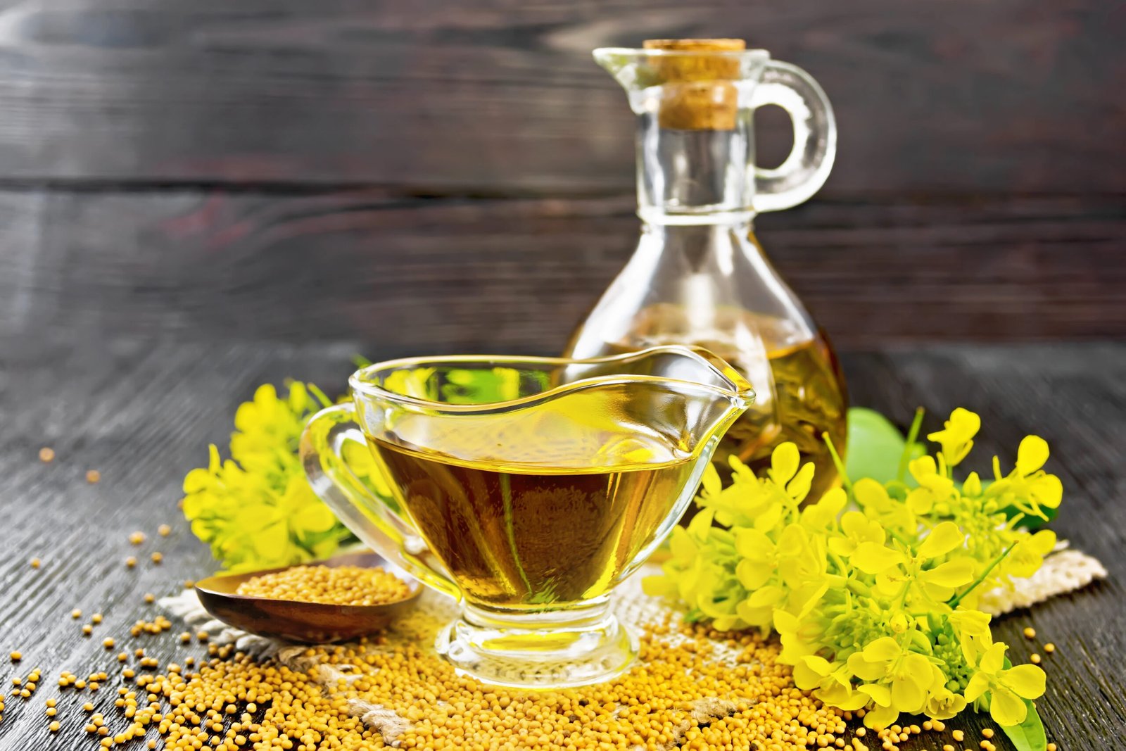 Cold pressed yellow mustard oil for cooking and bulk supply