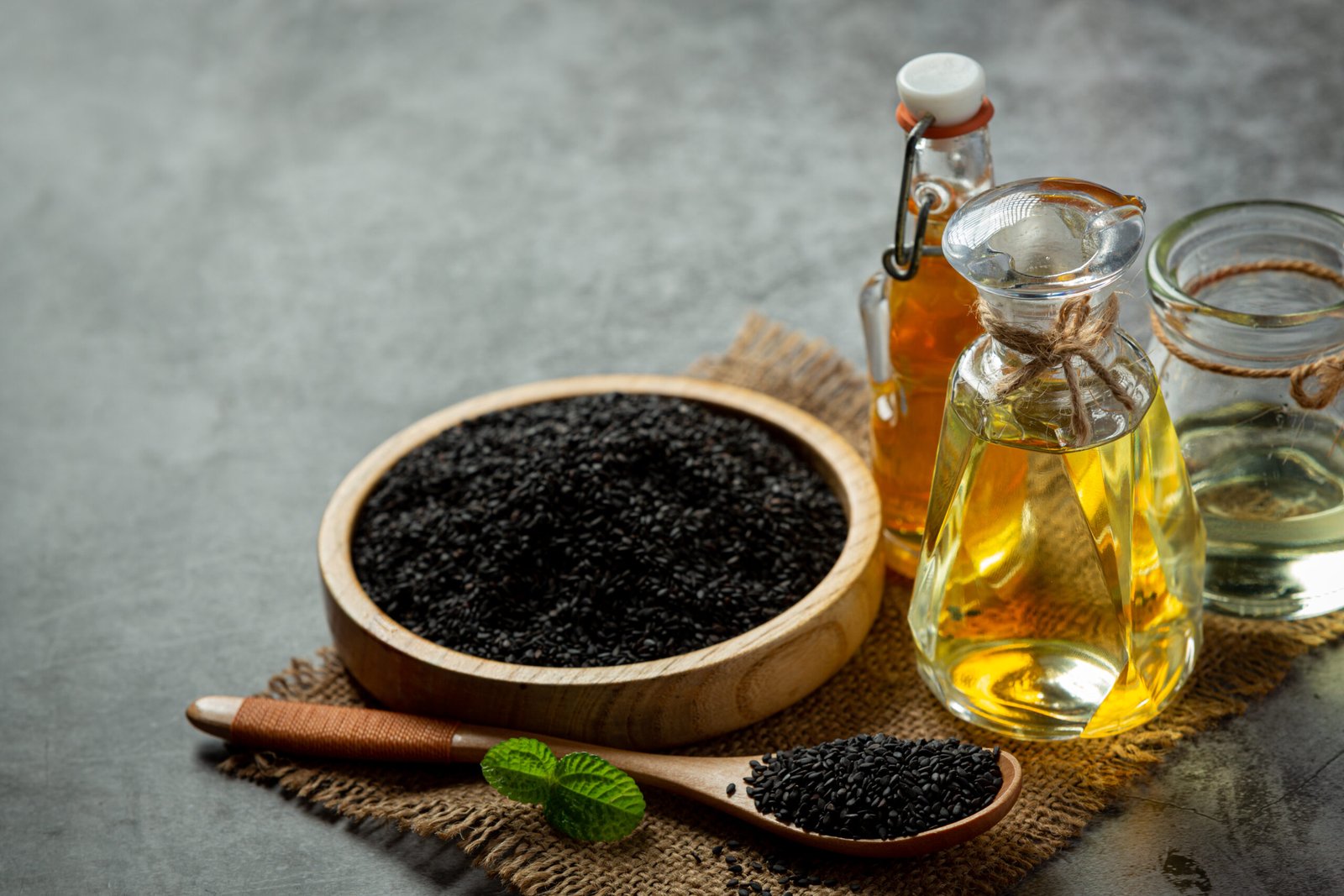 Cold pressed black mustard oil for cooking and export supply
