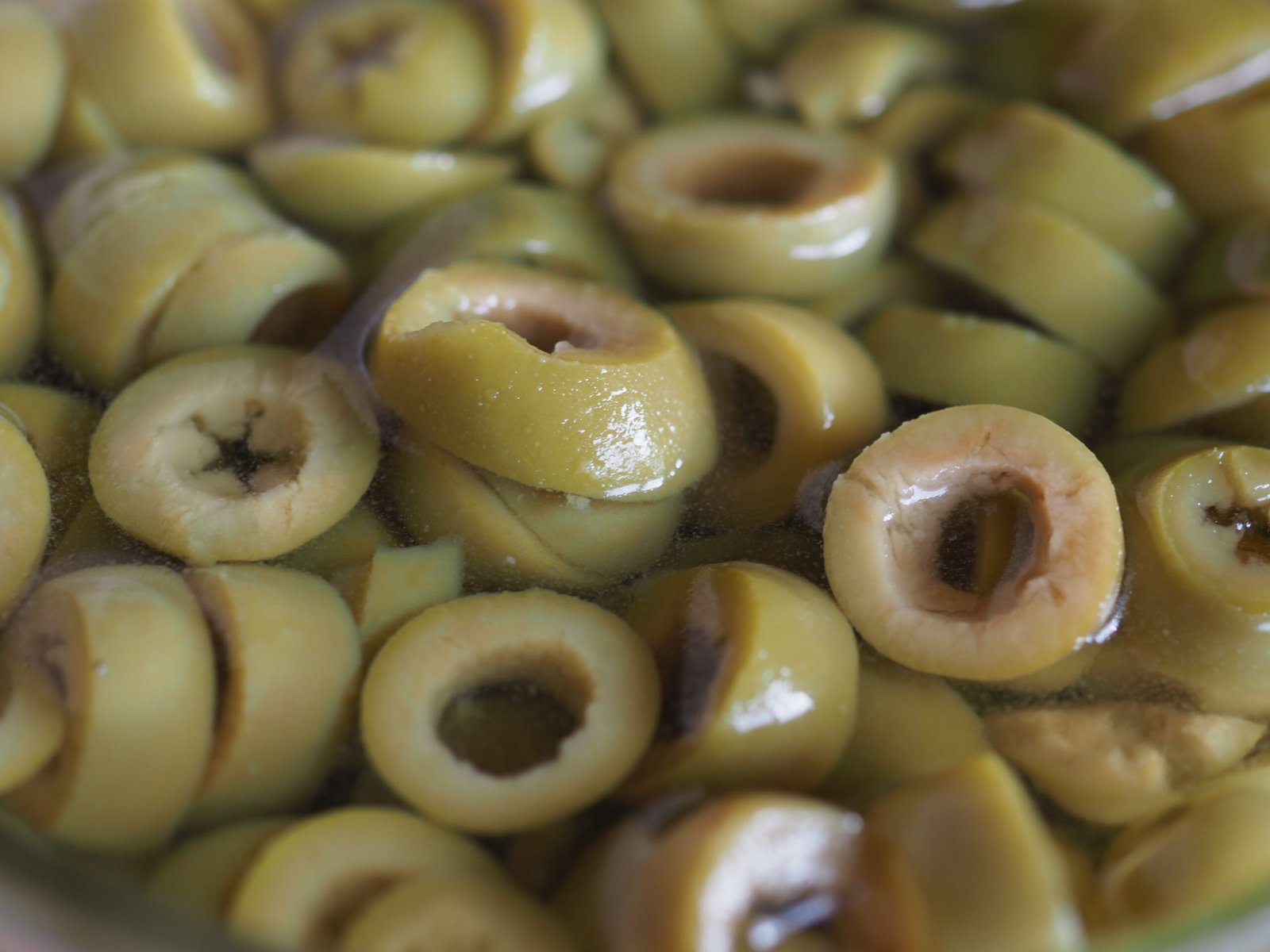 Sliced green olives for import and retail use